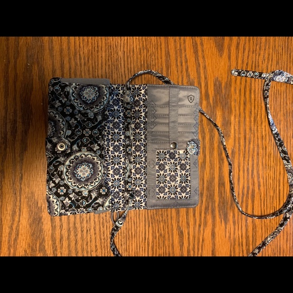 Vera Bradley crossbody/wallet - Picture 2 of 4